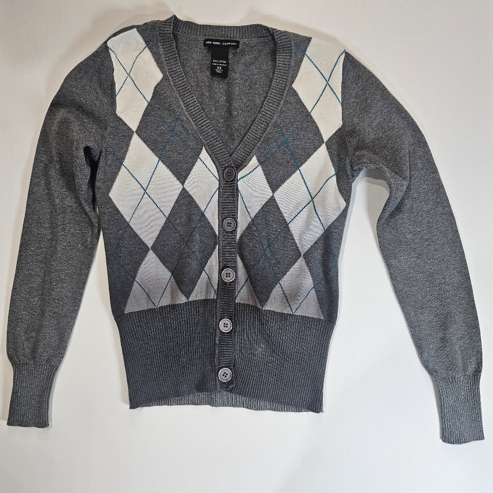 New York & Company Cardigan Womens XS Grey White Geometric Preppy Button Sweater